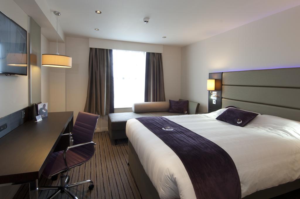 Premier Inn Glasgow - Bellshill Motherwell Rum bild