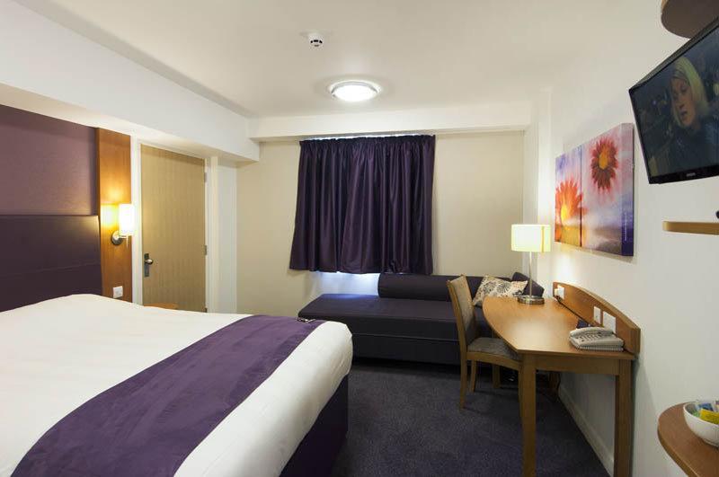 Premier Inn Glasgow - Bellshill Motherwell Exteriör bild